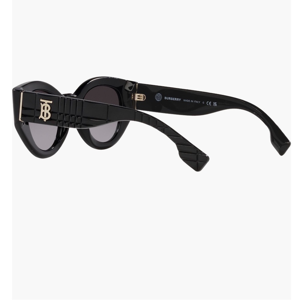 Burberry
Briar 47mm Gradient Sunglasses - Picture 4 of 7